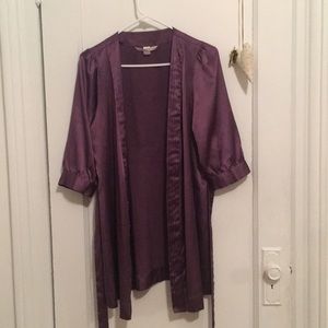 Short wrap robe